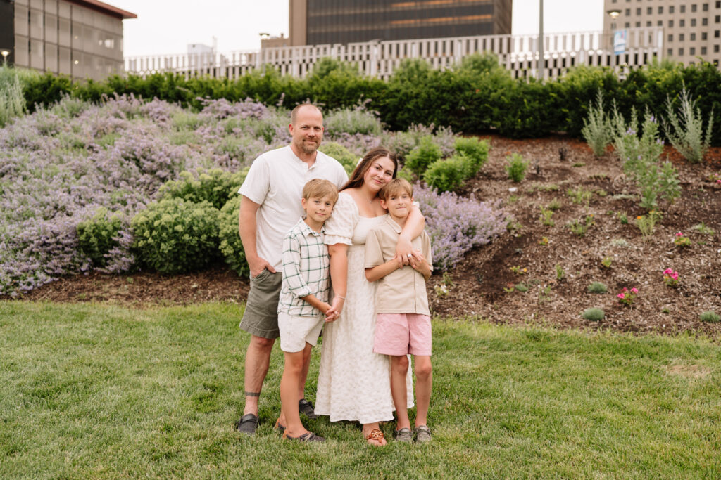 Toledo family photographer neutral outfit photo inspiration | what to wear to your family photos
